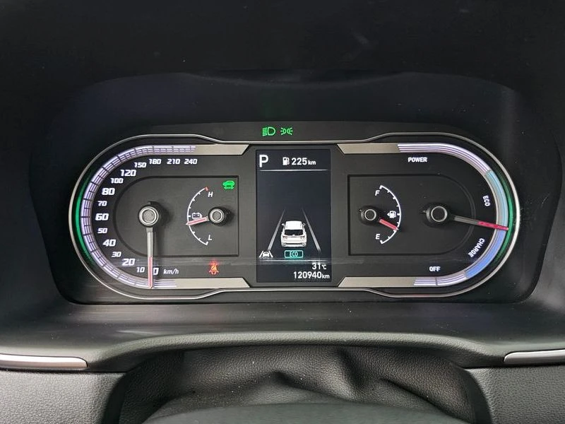 Hyundai Tucson 1.6 Automatic, снимка 8 - Автомобили и джипове - 55843696