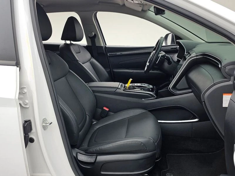Hyundai Tucson 1.6 Automatic, снимка 11 - Автомобили и джипове - 55843696