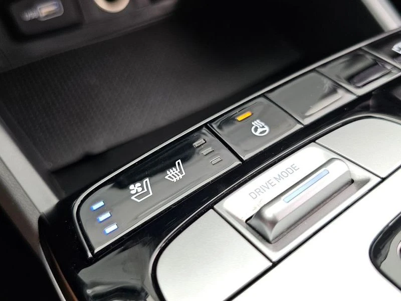 Hyundai Tucson 1.6 Automatic, снимка 17 - Автомобили и джипове - 55843696
