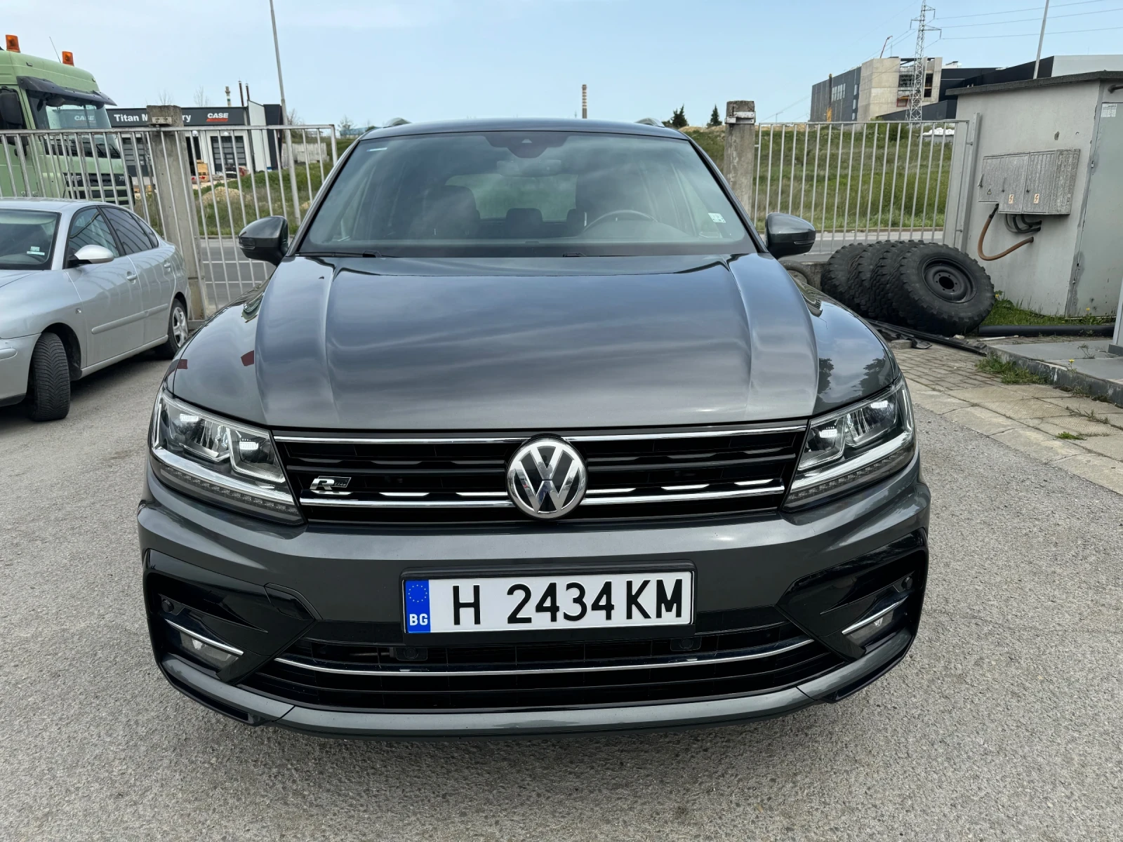 VW Tiguan 2.0TDI 190к.с R-LINE 4Motion/ NAVI/DISTRONIK/  - изображение 2