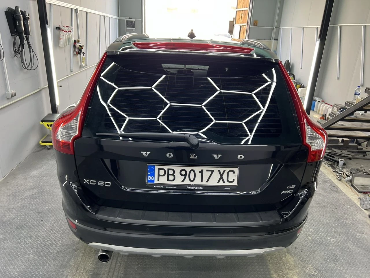 Volvo XC60 2.4 D5 - изображение 5