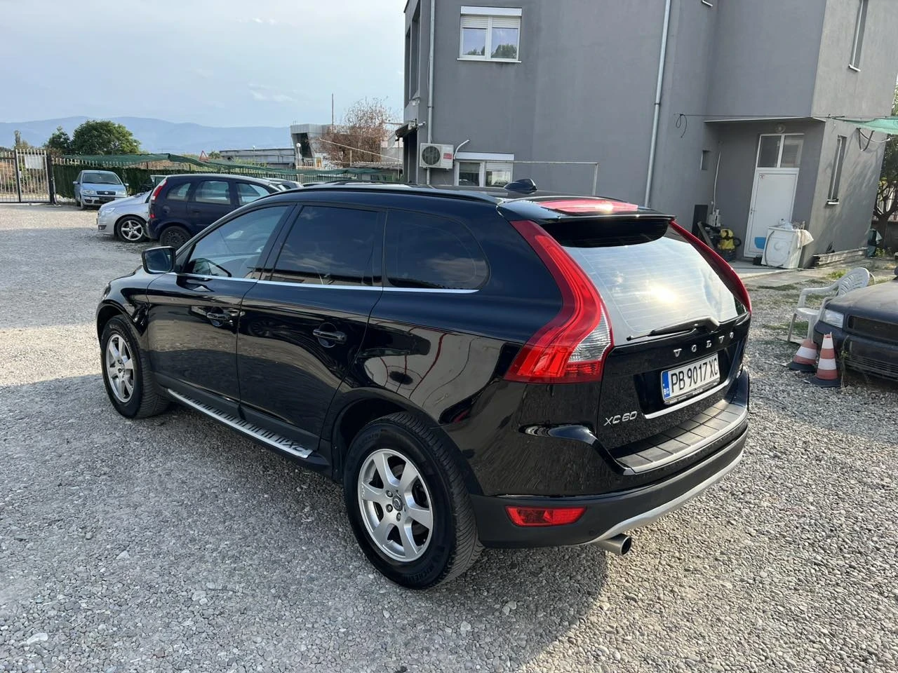 Volvo XC60 2.4 D5 - изображение 8