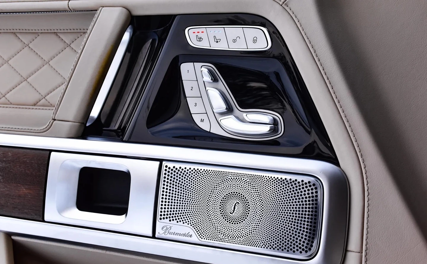 Mercedes-Benz G 63 AMG V8 4x4 - изображение 9