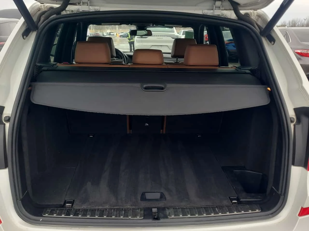 BMW X3 * XDRIVE35I * CARFAX * ПАНО * KEYLESS * ПОДГРЕВИ, снимка 13 - Автомобили и джипове - 53963786