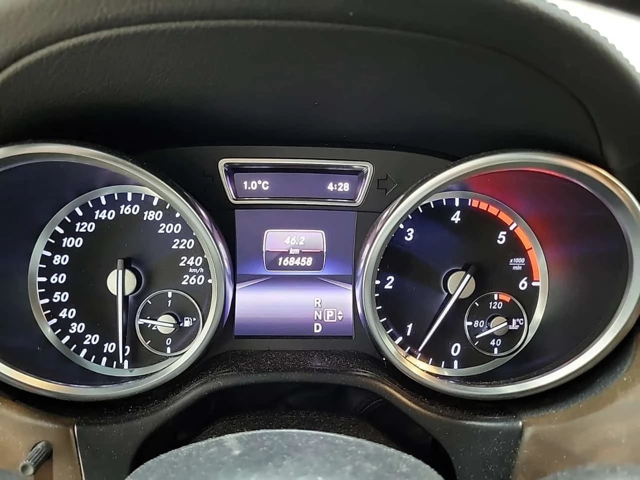 Mercedes-Benz GL 350 BlueTEC /CARFAX/Погрев/Обдух/Пан0/360 Кам/Памет, снимка 10 - Автомобили и джипове - 54046796