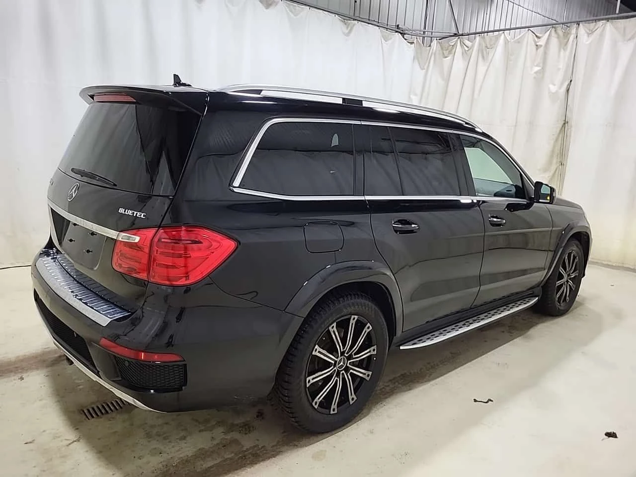 Mercedes-Benz GL 350 BlueTEC /CARFAX/Погрев/Обдух/Пан0/360 Кам/Памет, снимка 4 - Автомобили и джипове - 54046796