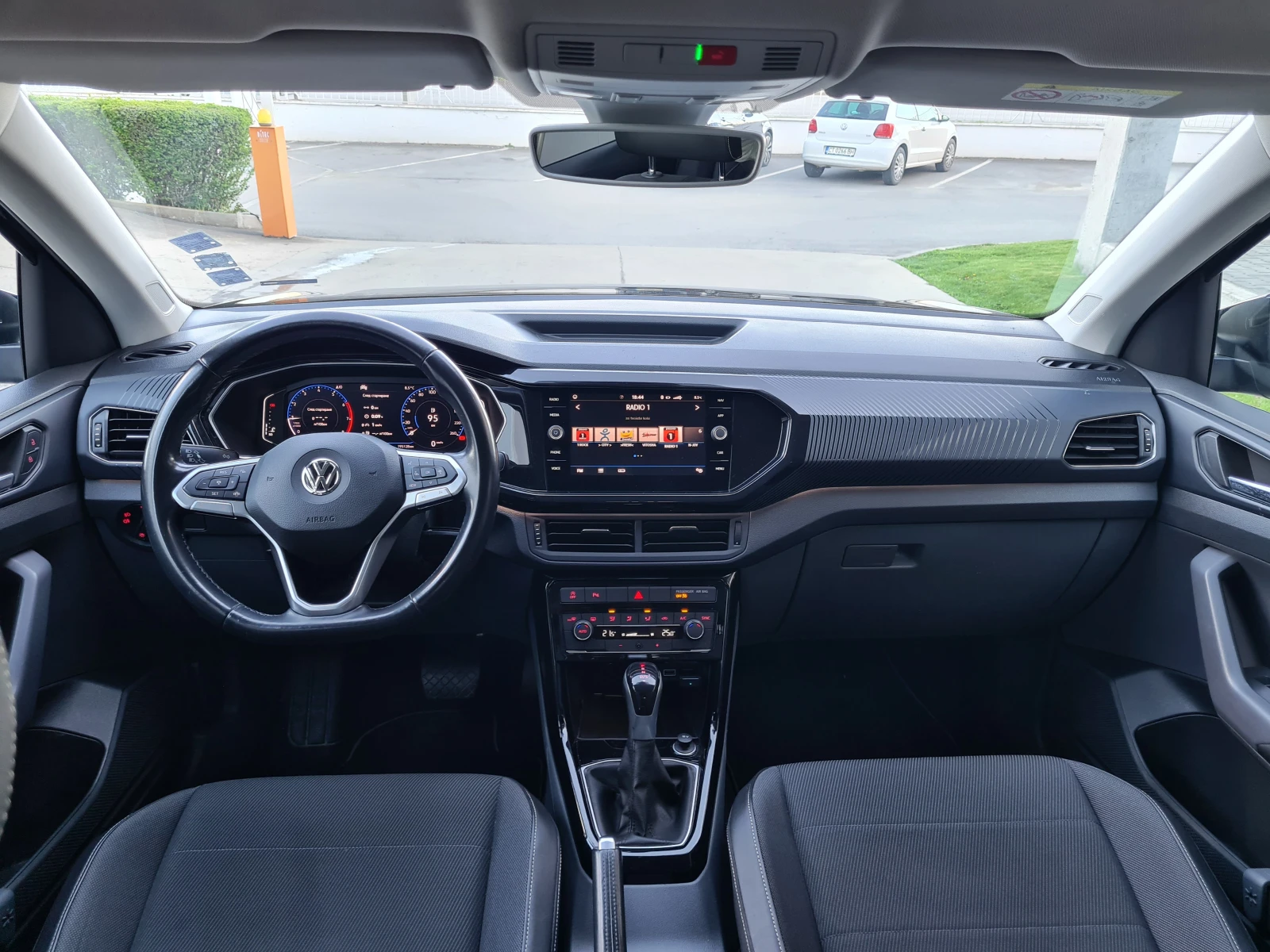 VW T-Cross, снимка 10 - Автомобили и джипове - 54142121