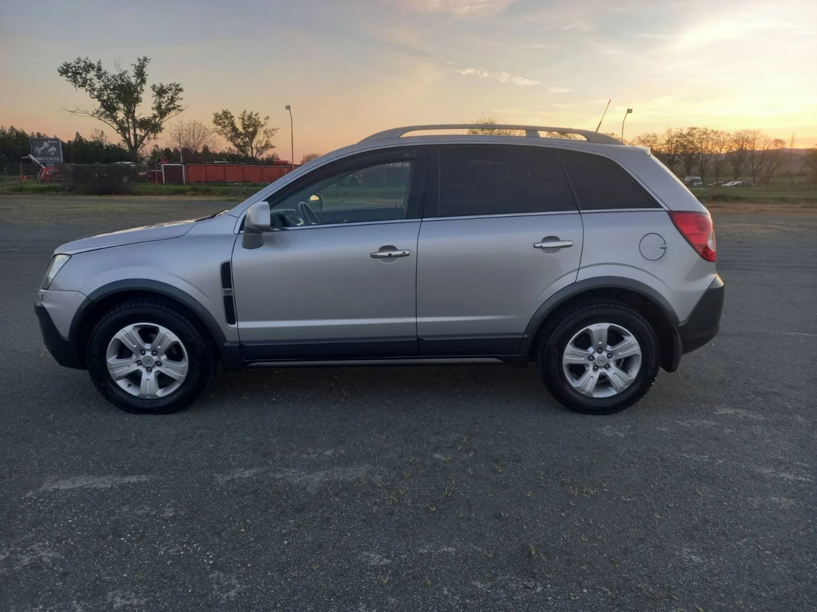 Opel Antara 2.0, снимка 2 - Автомобили и джипове - 54482556