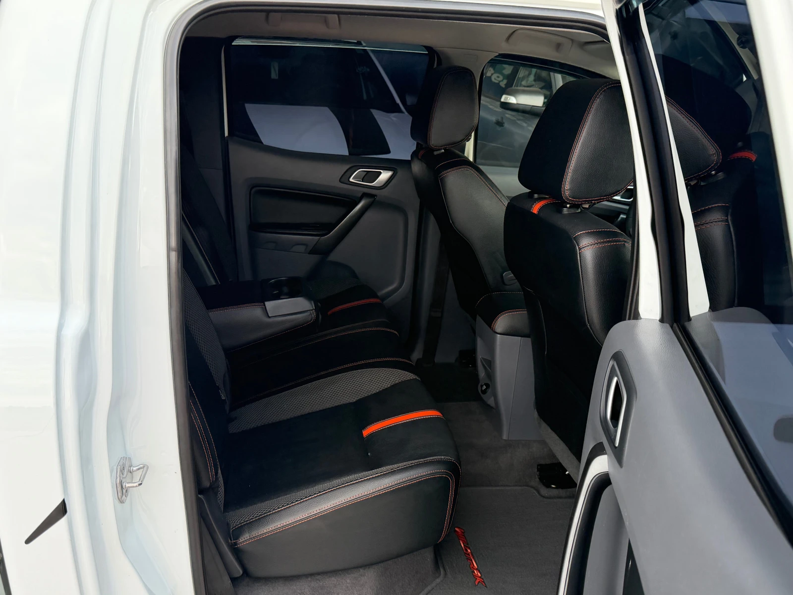 Ford Ranger 3.2 Ръчка, снимка 12 - Автомобили и джипове - 55042410