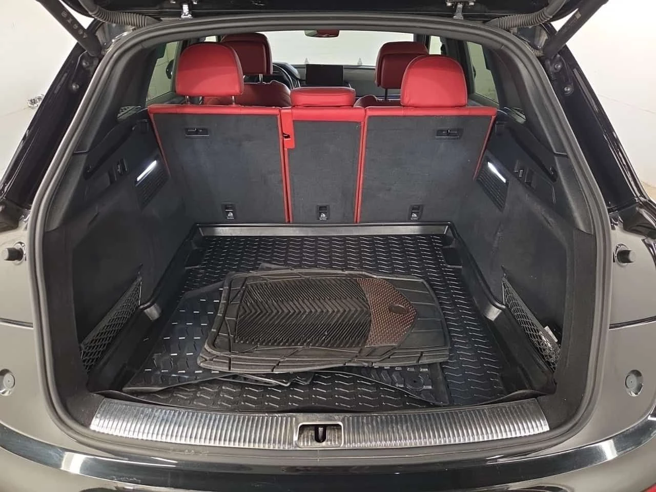 Audi SQ5 * PROGRESSIV * CARFAX * Бeз инциденти * От VW * , снимка 13 - Автомобили и джипове - 55097079