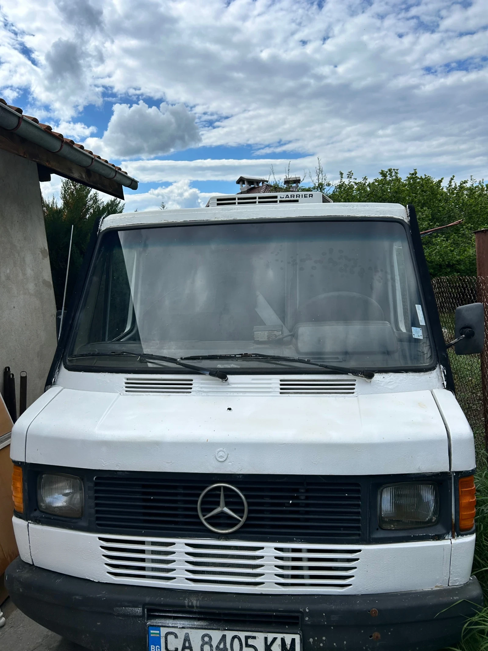 Mercedes-Benz 310  - изображение 10