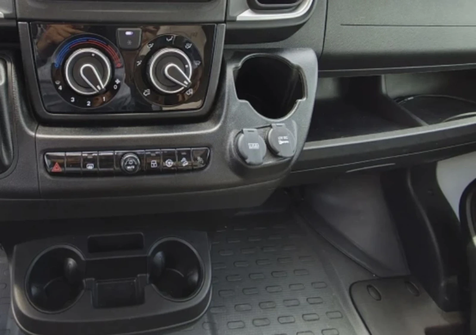 Кемпер Mobilvetta P85 Fiat Ducato 2.2, снимка 6 - Каравани и кемпери - 55214203