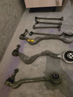 Задни амортисьори и носачи , снимка 3