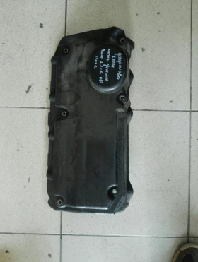 Декоративен капак мотор-двигател Мерцедес Вито 06г.