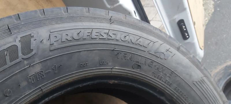 Гуми Летни 215/75R17.5, снимка 3 - Гуми и джанти - 41998911