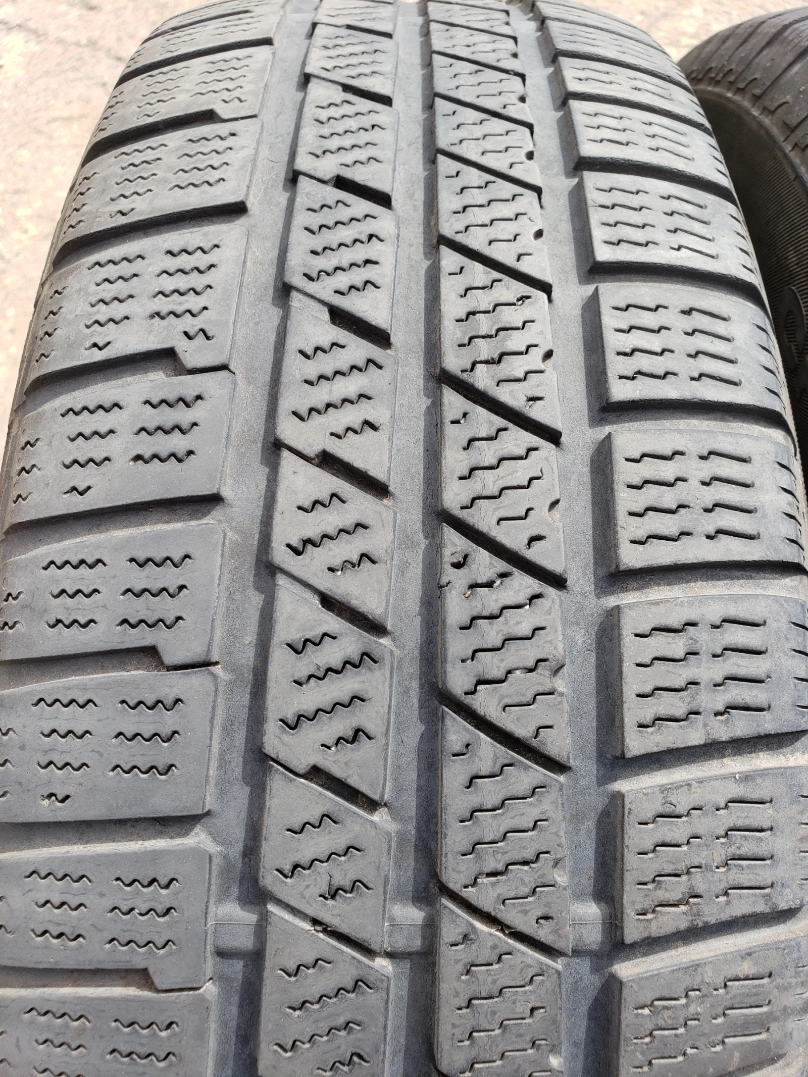 Гуми Зимни 215/65R16, снимка 6 - Гуми и джанти - 56084116