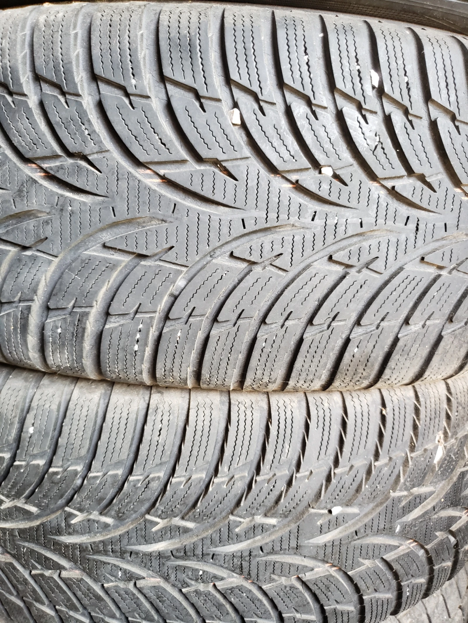 Гуми Зимни 215/65R16, снимка 11 - Гуми и джанти - 56084116