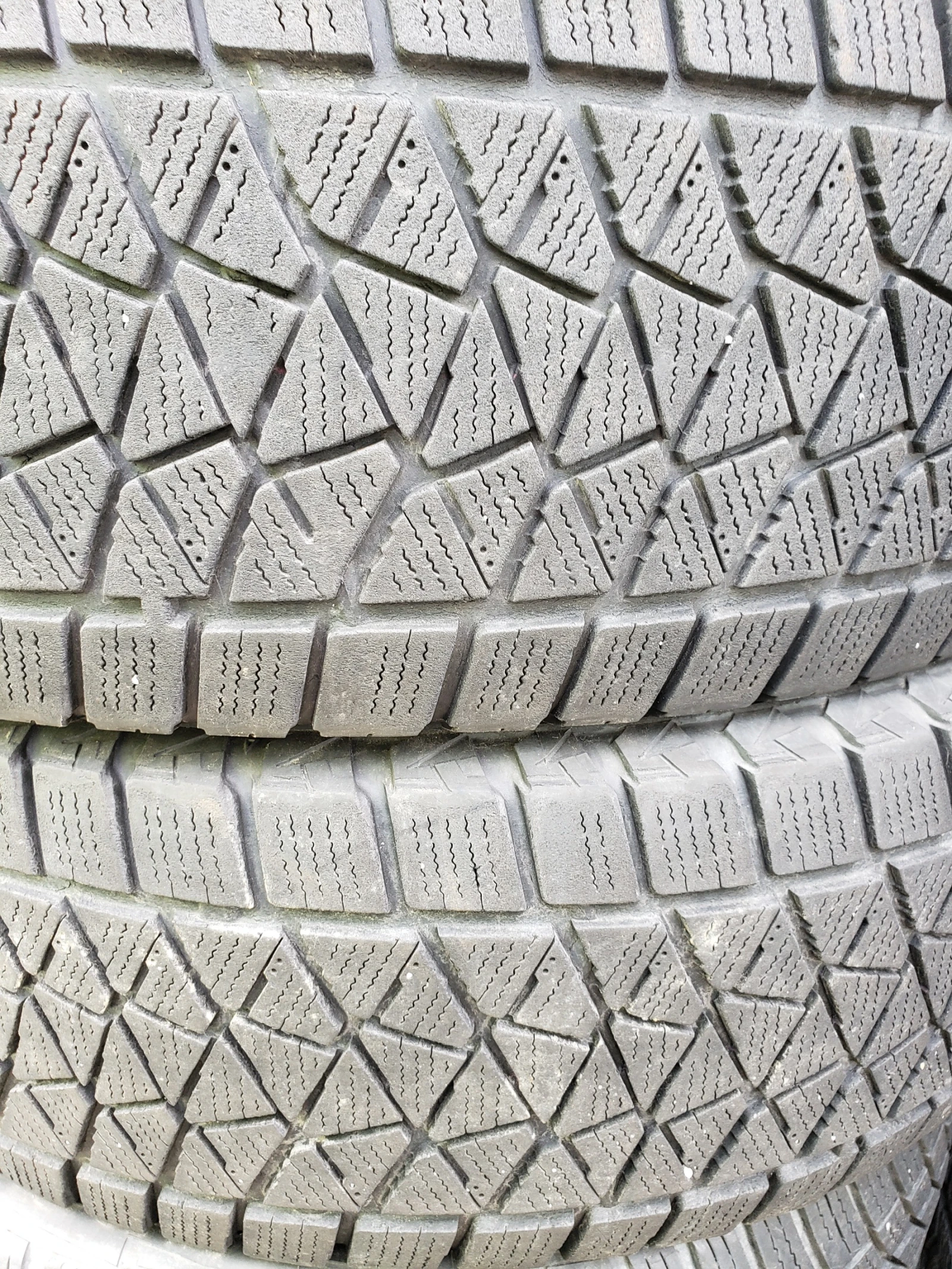 Гуми Зимни 215/65R16, снимка 9 - Гуми и джанти - 56084116