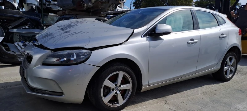 Volvo V40 2.0D D3 163к.с., снимка 1 - Автомобили и джипове - 42325614