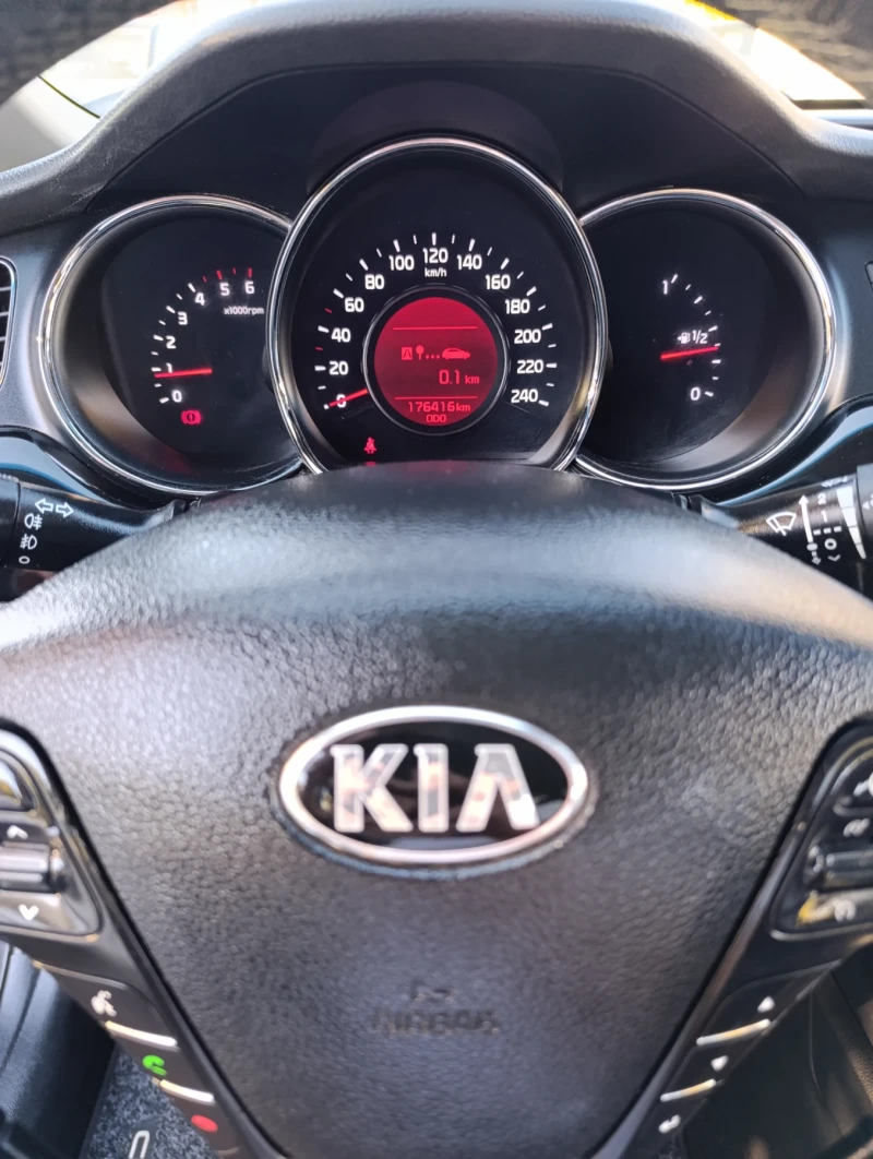 Kia Ceed 1.6Crdi Fusion Edition !!!, снимка 9 - Автомобили и джипове - 47882040