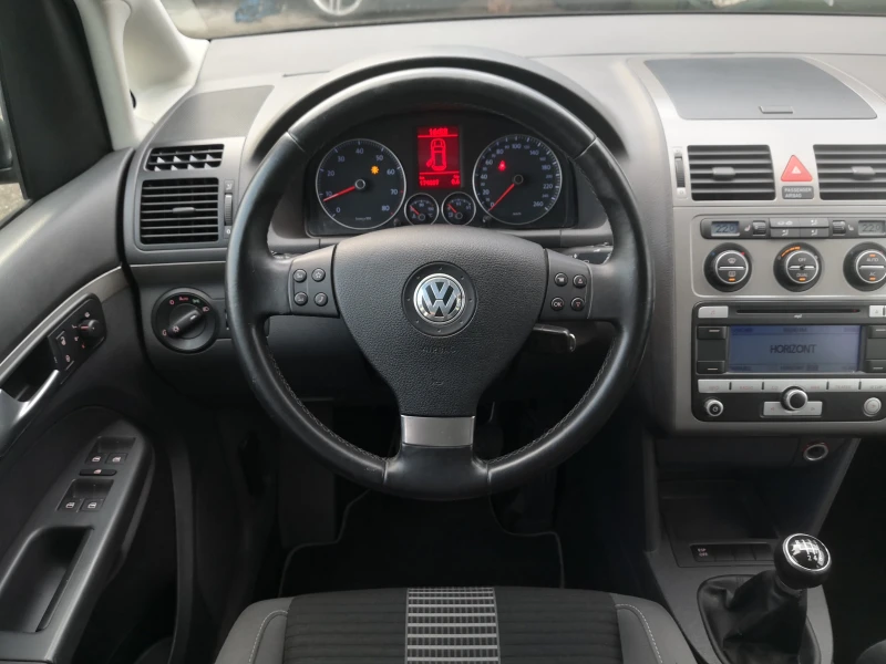 VW Touran 1.4 TSi бензин 140к.с., снимка 9 - Автомобили и джипове - 48823504