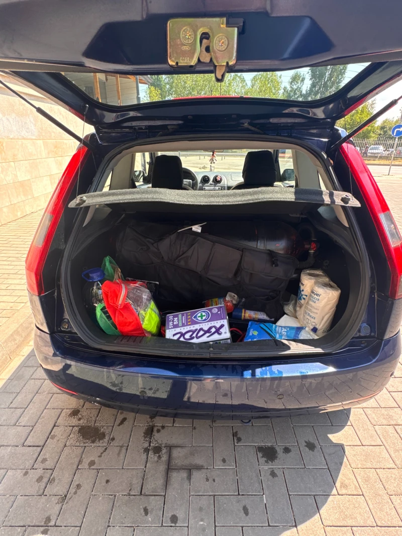 Ford Fiesta 1.3 с вградена метанова уредба, снимка 16 - Автомобили и джипове - 52416716