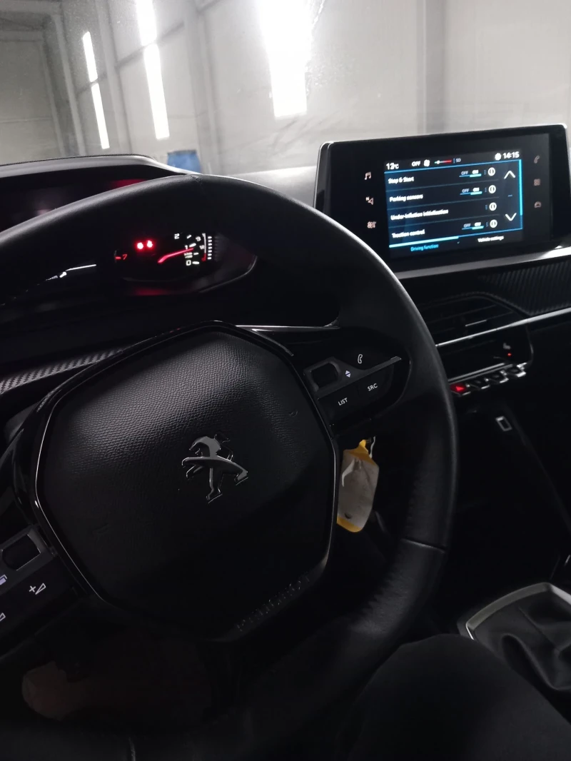 Peugeot 208, снимка 4 - Автомобили и джипове - 52673719