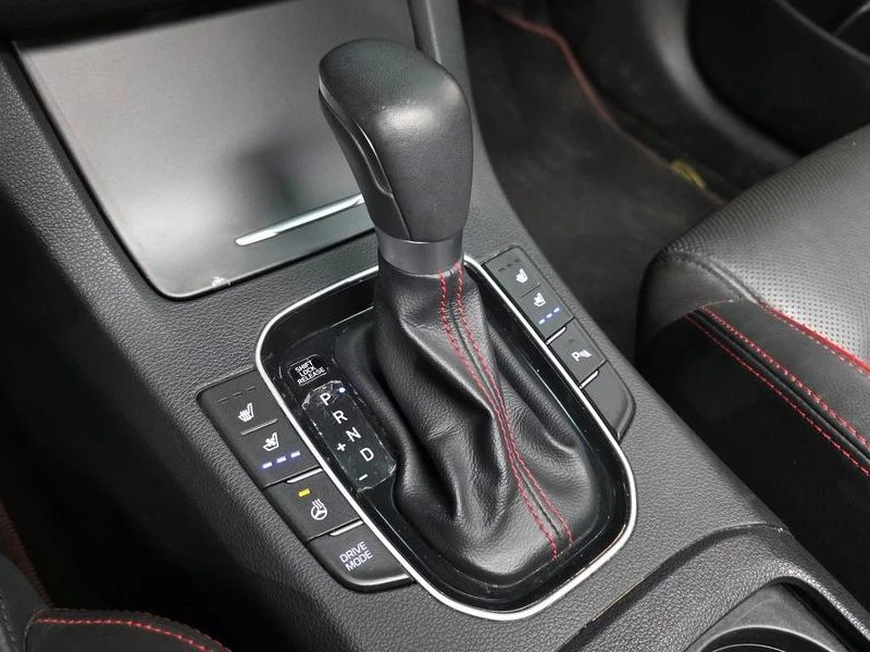 Hyundai I30 1.6 Turbo| 204к.с., снимка 9 - Автомобили и джипове - 56006155
