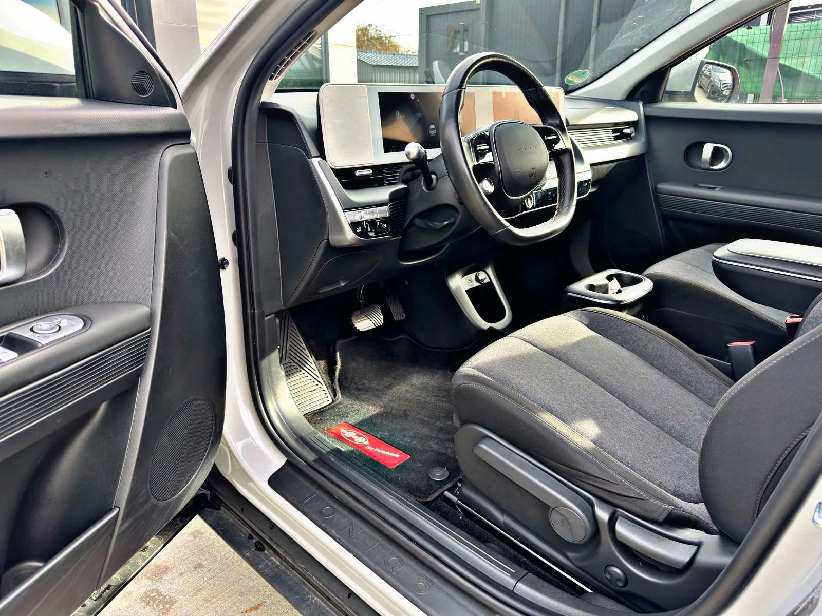 Hyundai Ioniq 5 72.6KWh/RWD/2022г./ГАРАНЦИЯ ДО 2030г. - изображение 9