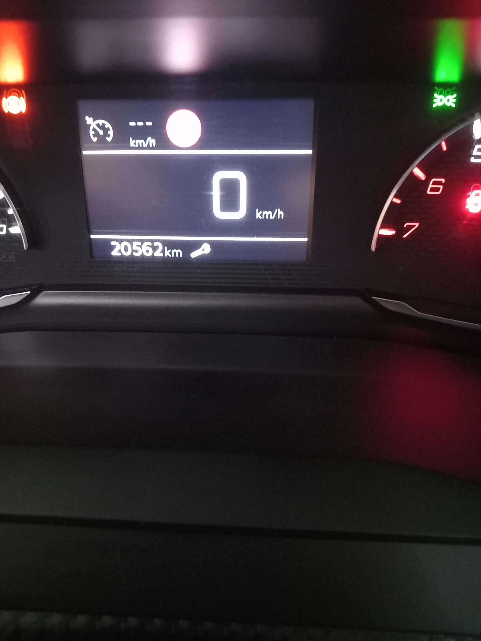 Peugeot 208  - изображение 6