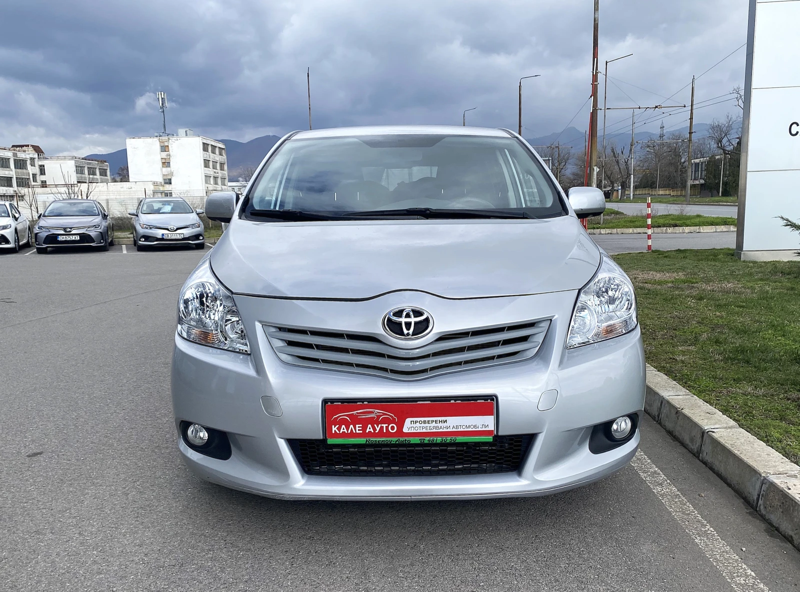 Toyota Verso 1.8 AT - изображение 2