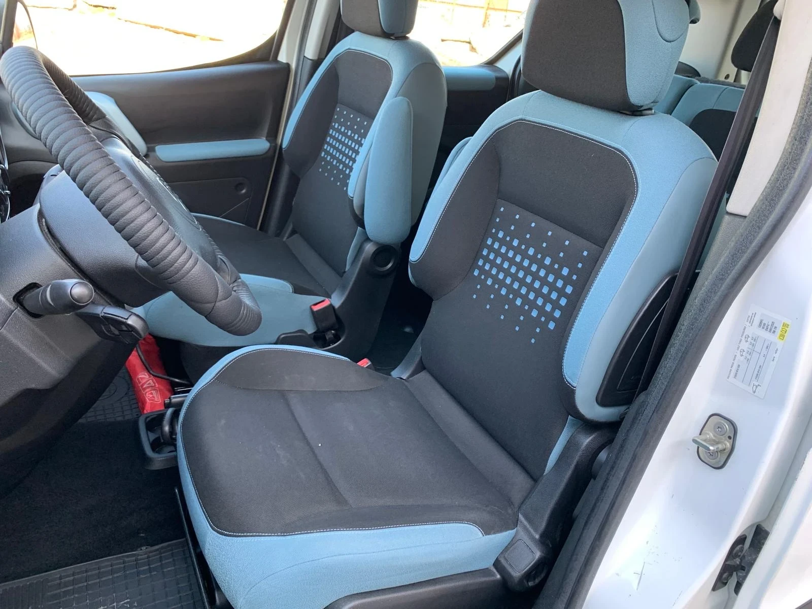 Citroen Berlingo 1.6 HDI 68kW Климатик, снимка 16 - Автомобили и джипове - 53746365