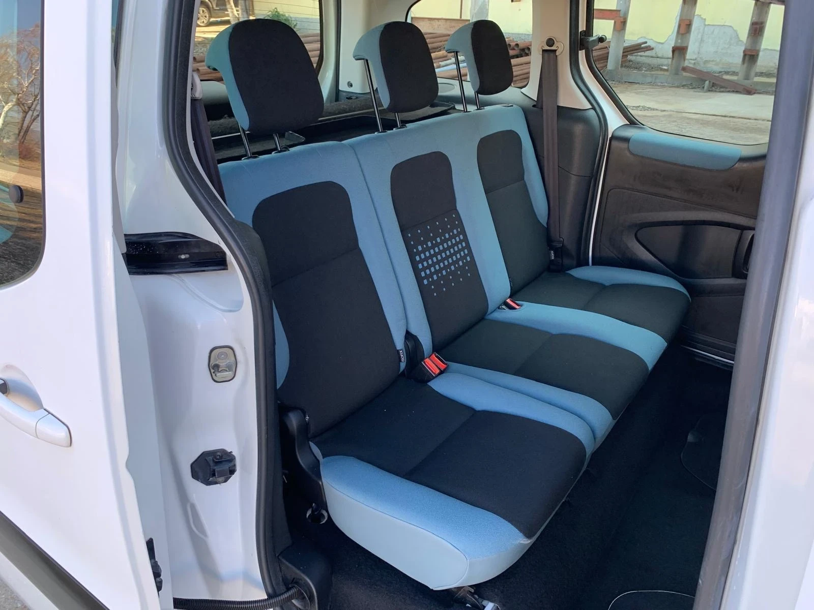 Citroen Berlingo 1.6 HDI 68kW Климатик, снимка 14 - Автомобили и джипове - 53746365