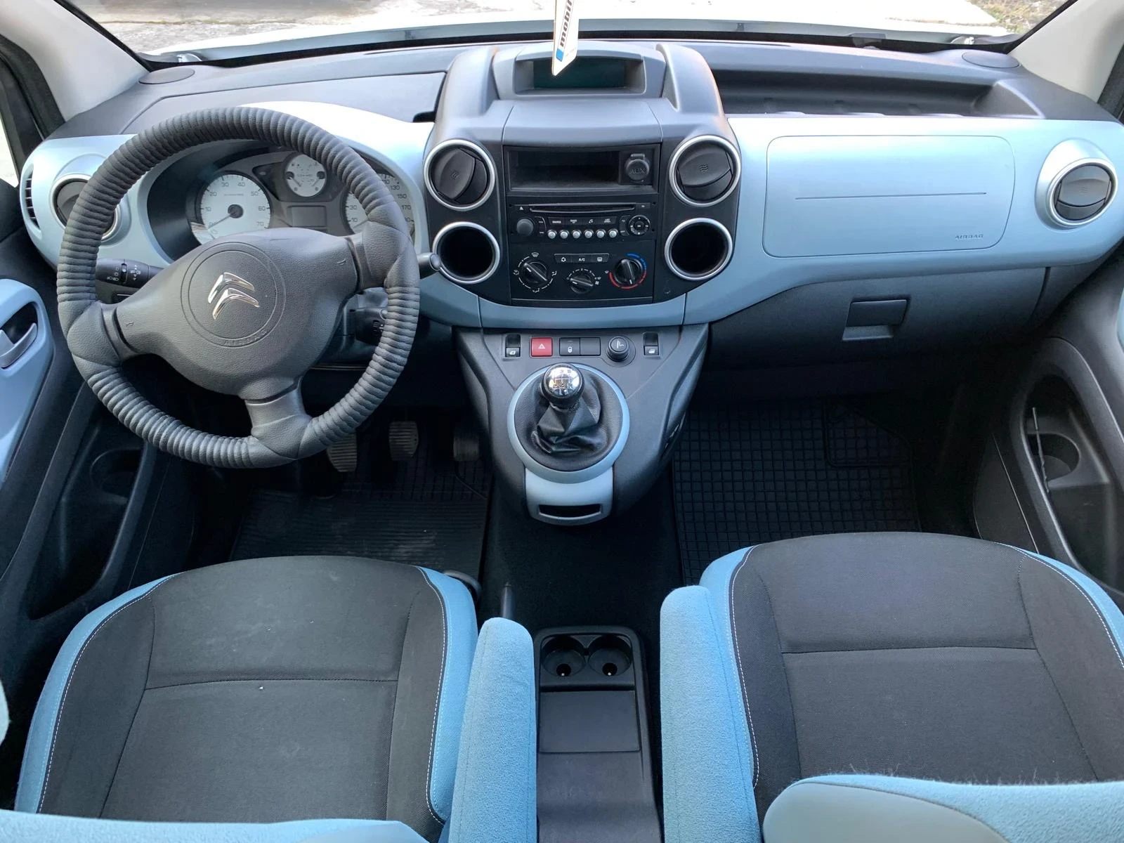 Citroen Berlingo 1.6 HDI 68kW Климатик, снимка 11 - Автомобили и джипове - 53746365