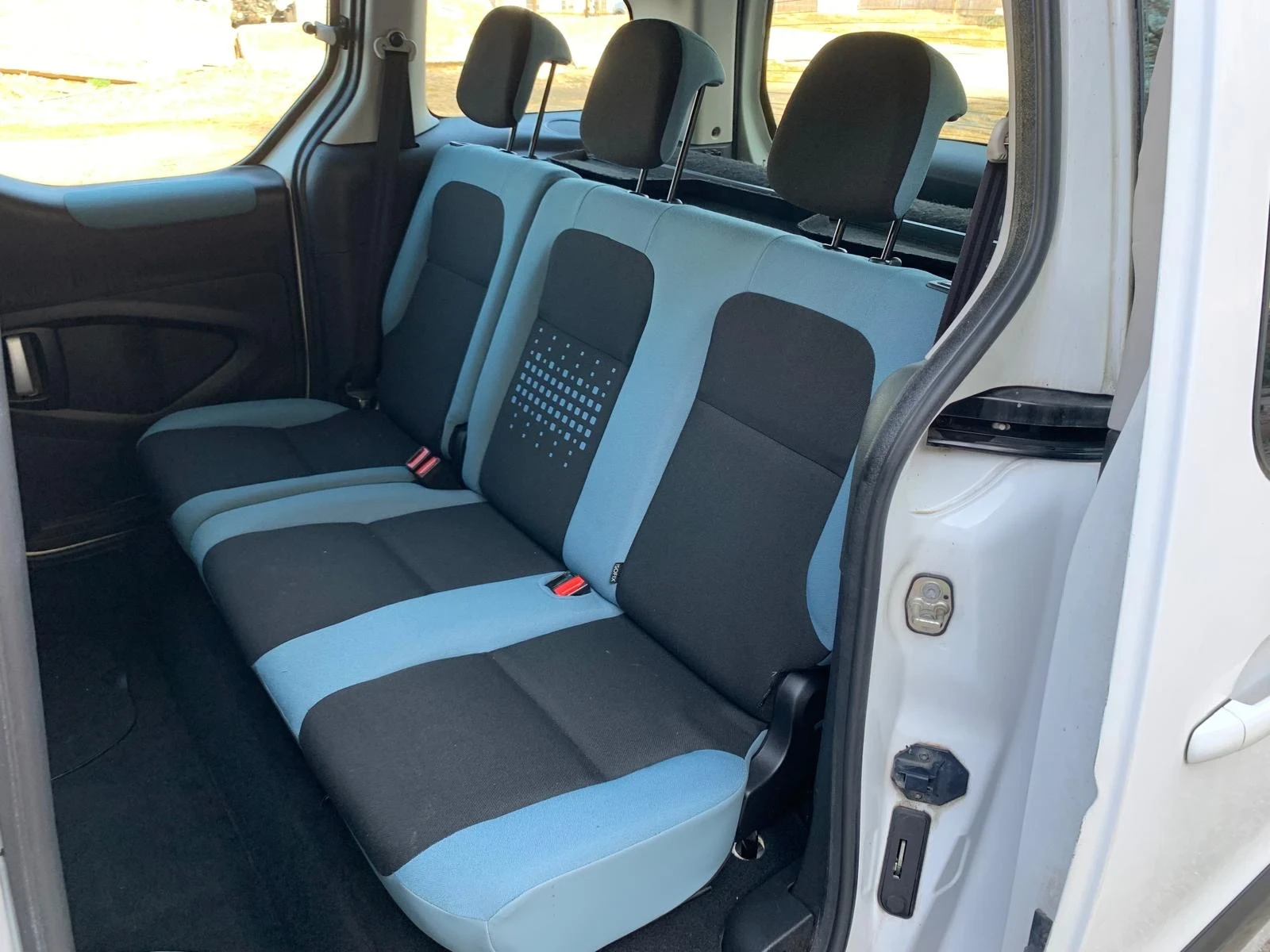 Citroen Berlingo 1.6 HDI 68kW Климатик, снимка 15 - Автомобили и джипове - 53746365