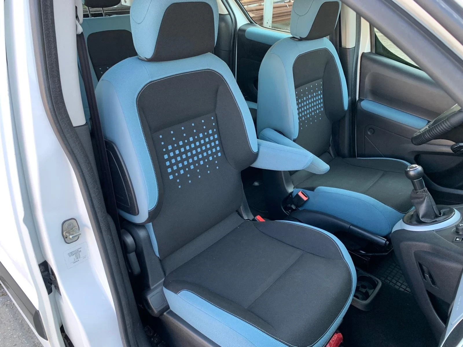 Citroen Berlingo 1.6 HDI 68kW Климатик, снимка 12 - Автомобили и джипове - 53746365