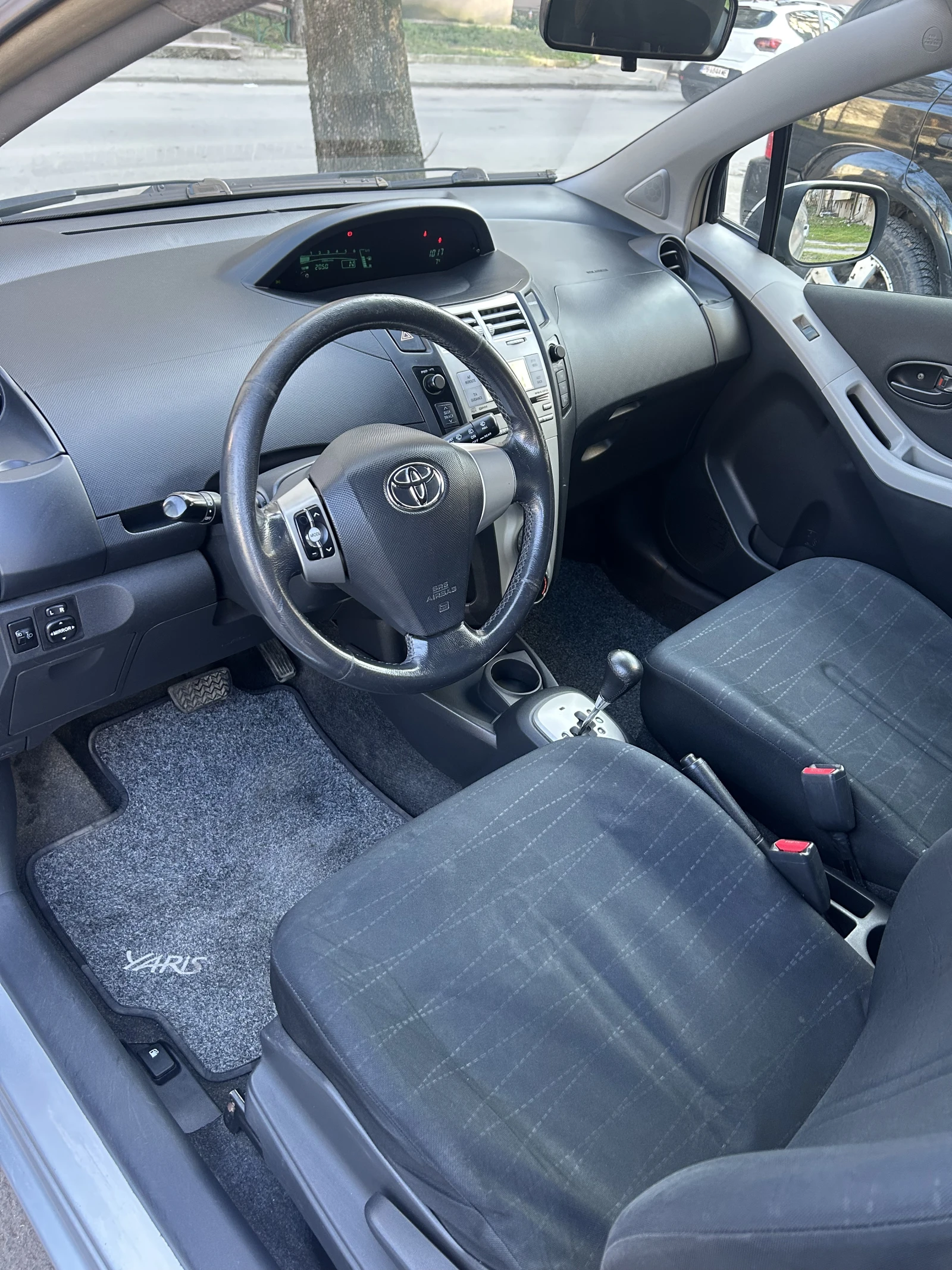 Toyota Yaris  - изображение 7