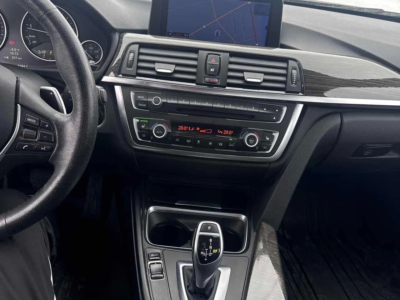 BMW 335 * xDrive * CARFAX * ДВА КЛЮЧА * KEYLESS * ПОДГРЕВИ, снимка 9 - Автомобили и джипове - 53991937