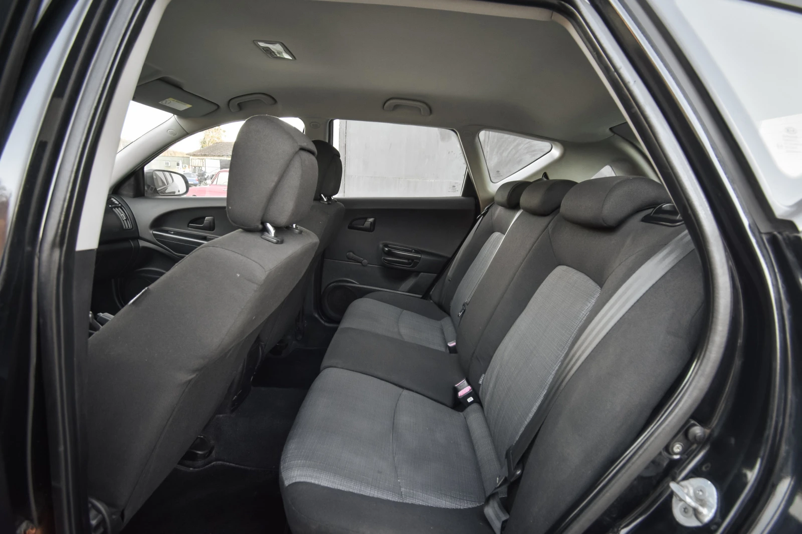 Kia Ceed * FACELIFT* 1.6 CRDI, снимка 10 - Автомобили и джипове - 54136147