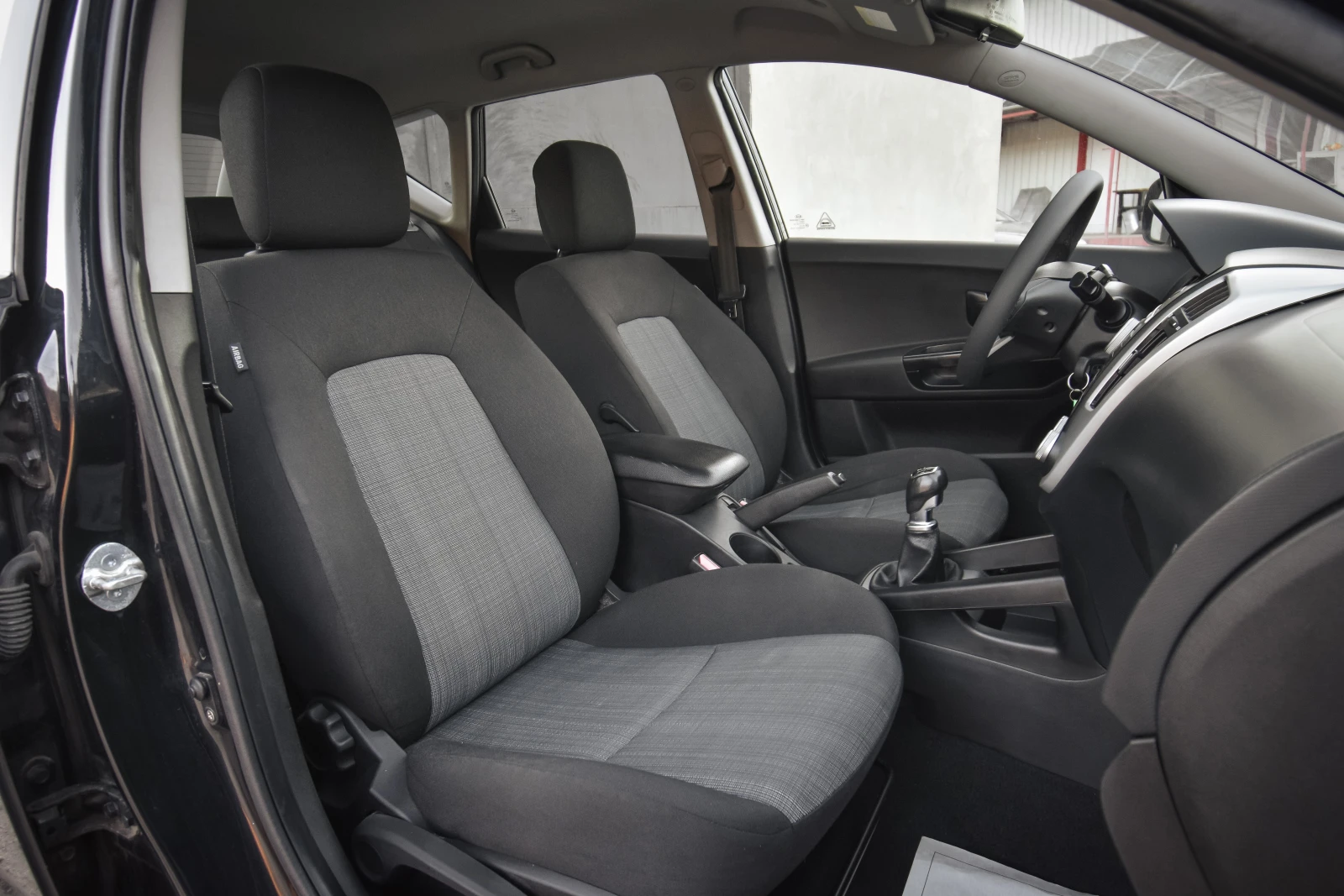 Kia Ceed * FACELIFT* 1.6 CRDI, снимка 11 - Автомобили и джипове - 54136147