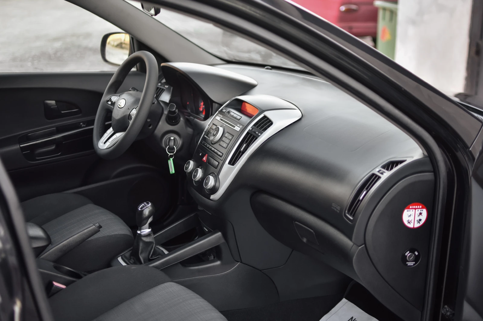 Kia Ceed * FACELIFT* 1.6 CRDI, снимка 9 - Автомобили и джипове - 54136147