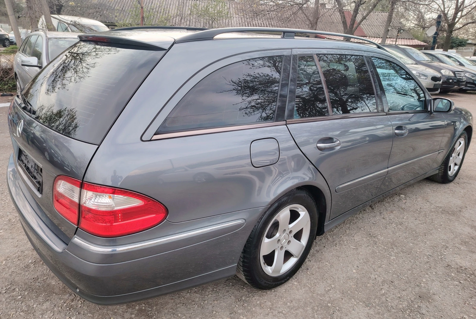 Mercedes-Benz E 200 Avantgarde, снимка 6 - Автомобили и джипове - 54230240