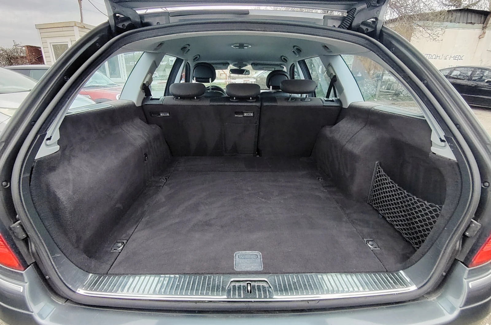 Mercedes-Benz E 200 Avantgarde, снимка 15 - Автомобили и джипове - 54230240