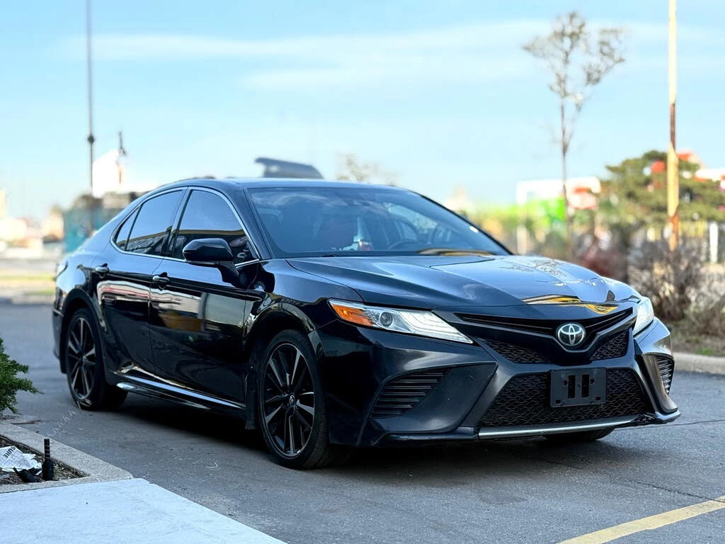 Toyota Camry XSE* SPORT PKG* ПОДГРЕВ* DISTR* PANO* ЕЛ. СЕДАЛКИ, снимка 2 - Автомобили и джипове - 55444056