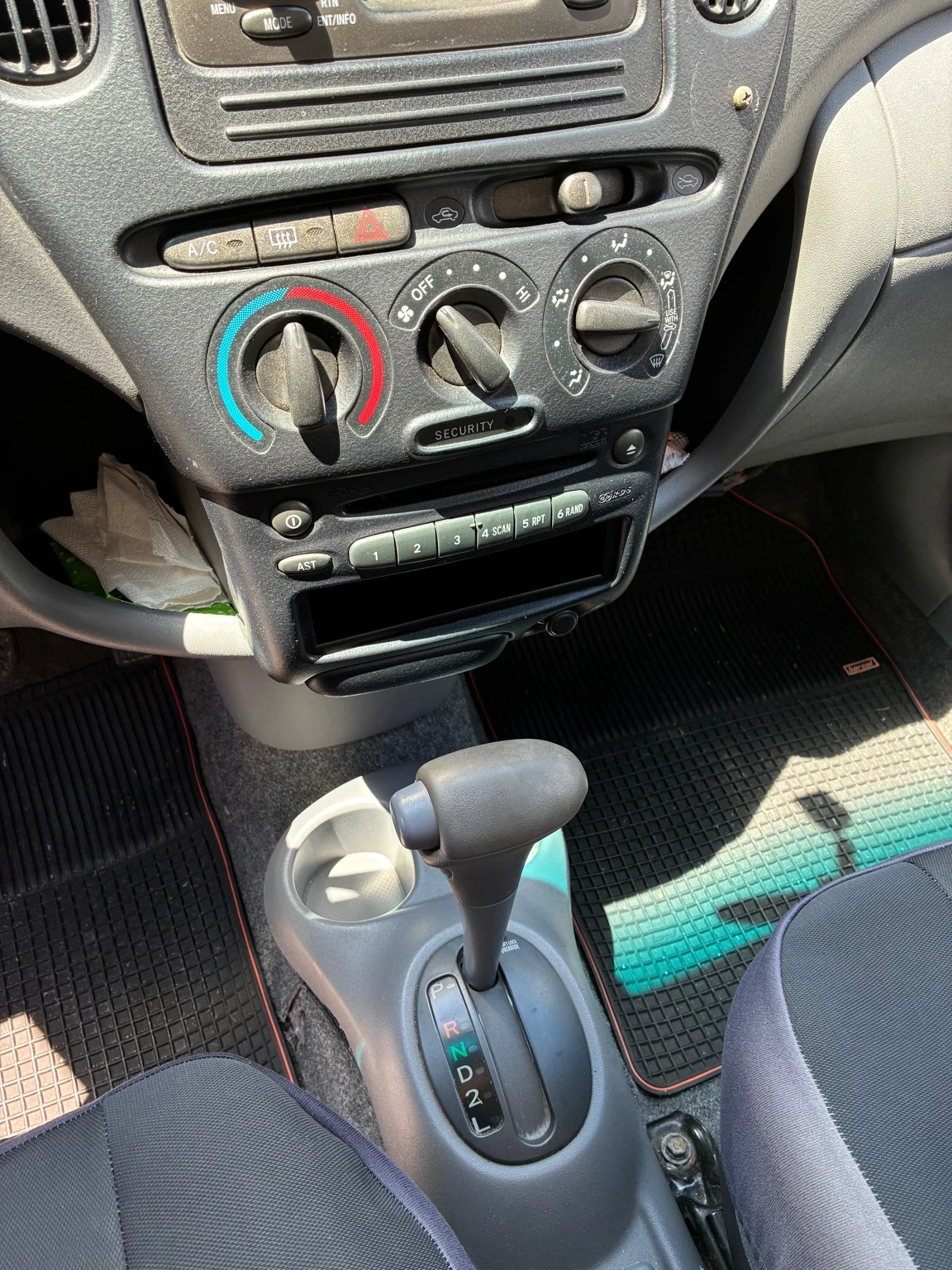 Toyota Yaris verso, снимка 10 - Автомобили и джипове - 55596734