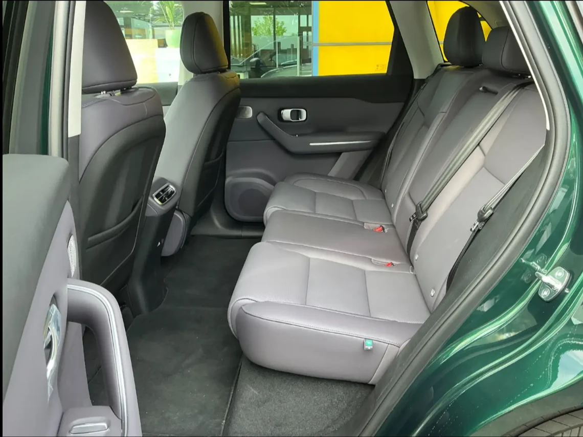 Leapmotor C10 REEV | 28.4 kWh | 215 �.�. | FULL | Mobile.bg � ����������� 13