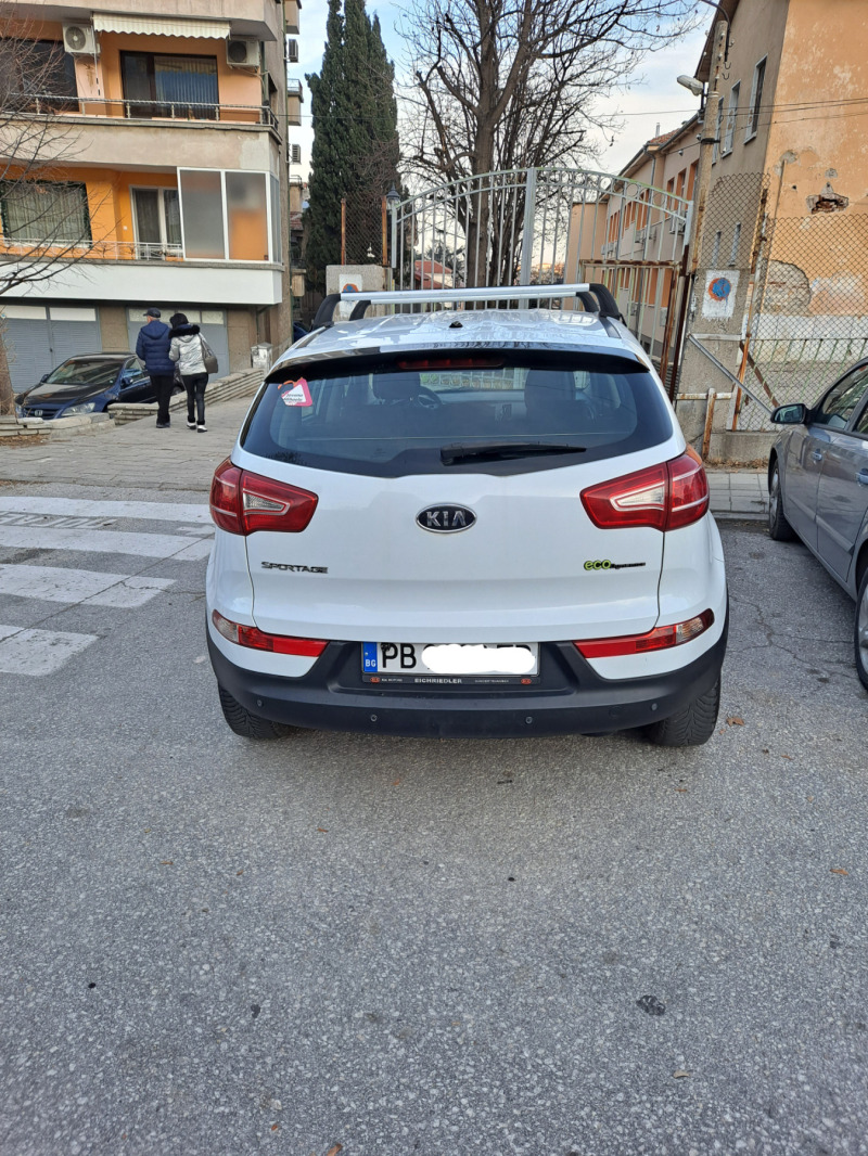 Kia Sportage, снимка 6 - Автомобили и джипове - 46413012