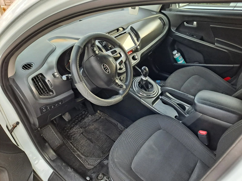 Kia Sportage, снимка 8 - Автомобили и джипове - 49396856