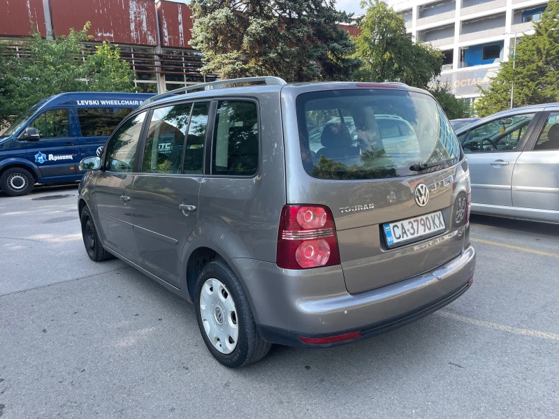 VW Touran 2.0 TDI 140 ps, 7 местен, снимка 4 - Автомобили и джипове - 46691456