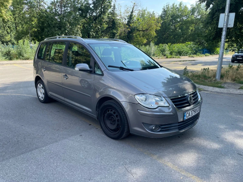 VW Touran 2.0 TDI 140 ps, 7 местен, снимка 3 - Автомобили и джипове - 46691456